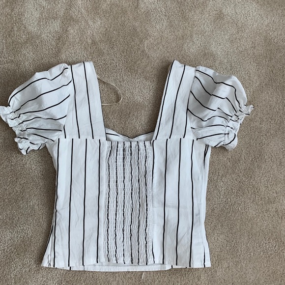 Forever 21 crop top puff sleeve - Picture 2 of 3